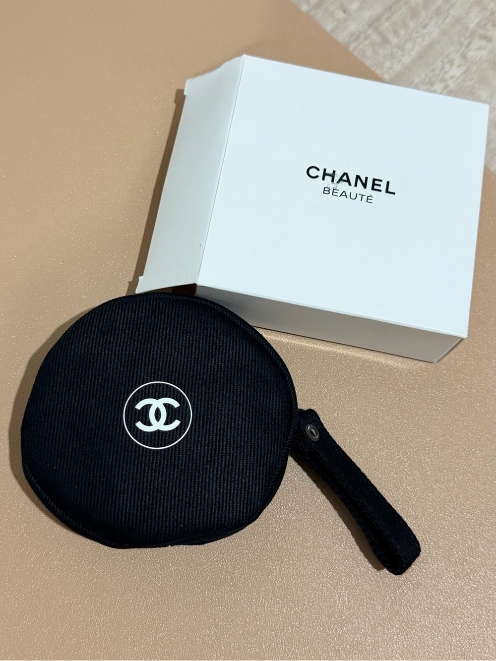 CHANEL Beauty Gift Round Zipped Black Makeup Pouch/Case - AUTHENTIC